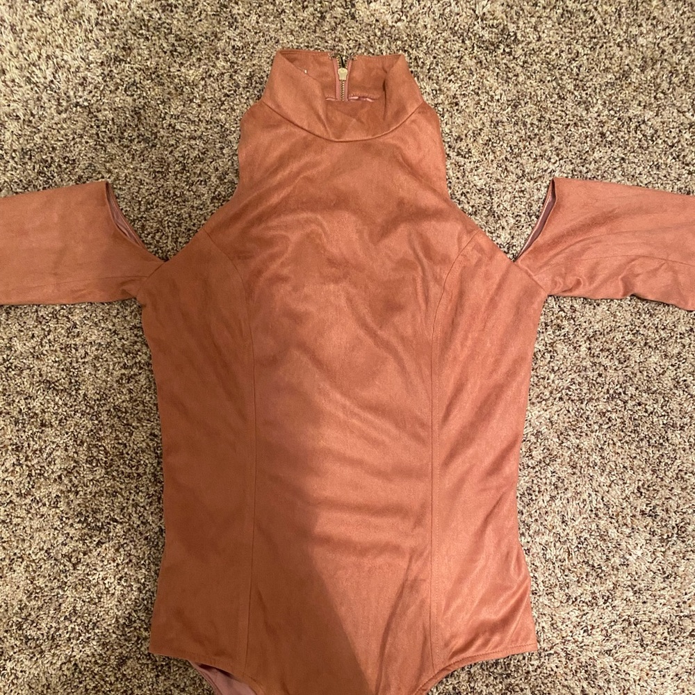 ❌SOLD❌ House of CB Marzia' Dusty Pink Cold Shoulder Bodysuit